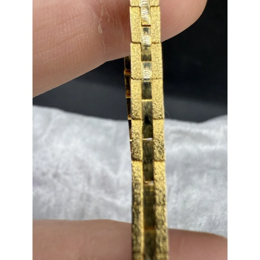 Vintage Digital Watch Woman Gold Tone 6.5